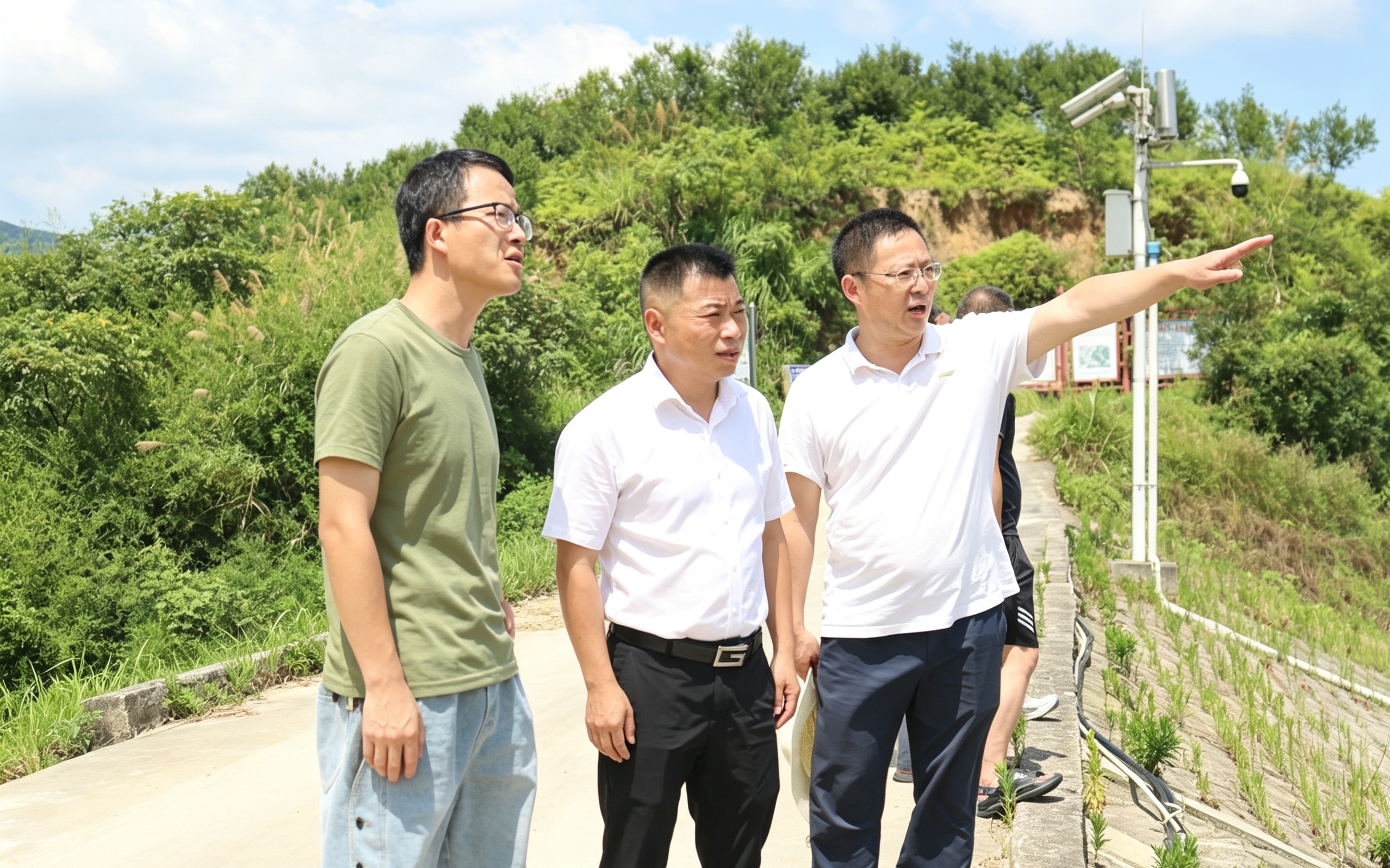成刚督导调研防汛工作